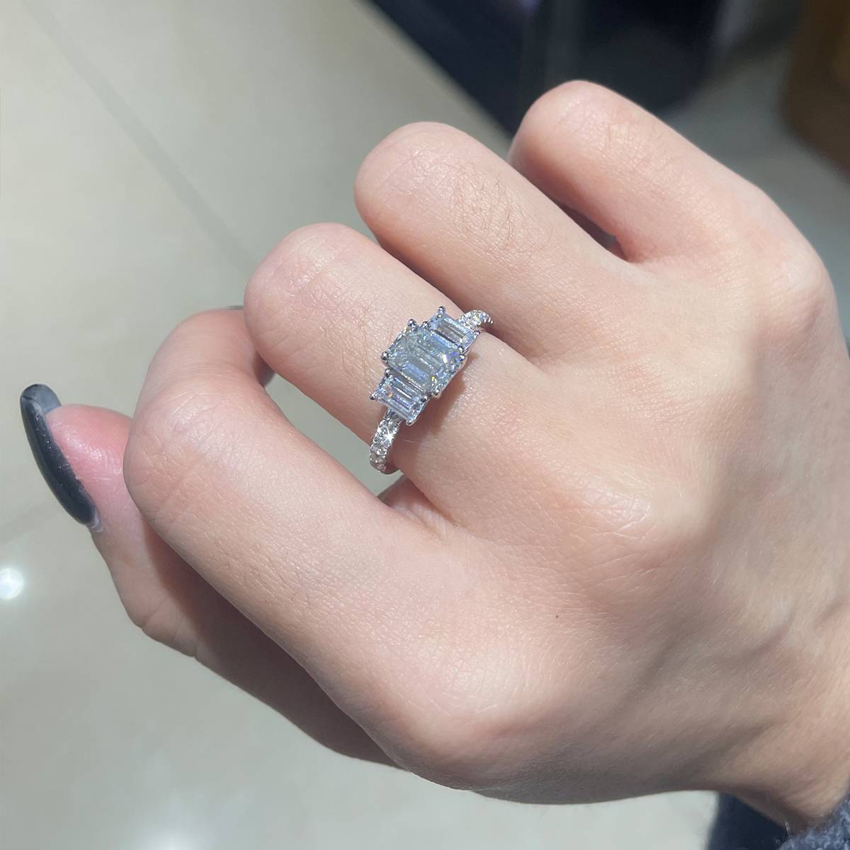 Straight arm micro inlaid emerald three stone women's ring S925 silver plated platinum customized main stone Moissanite diamond 1.0ct/secondary stone high carbon diamond